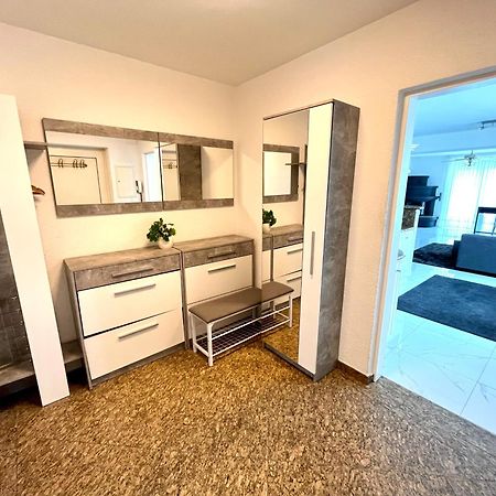 וינה Luxurioeses Apartment Mit Pool מראה חיצוני תמונה