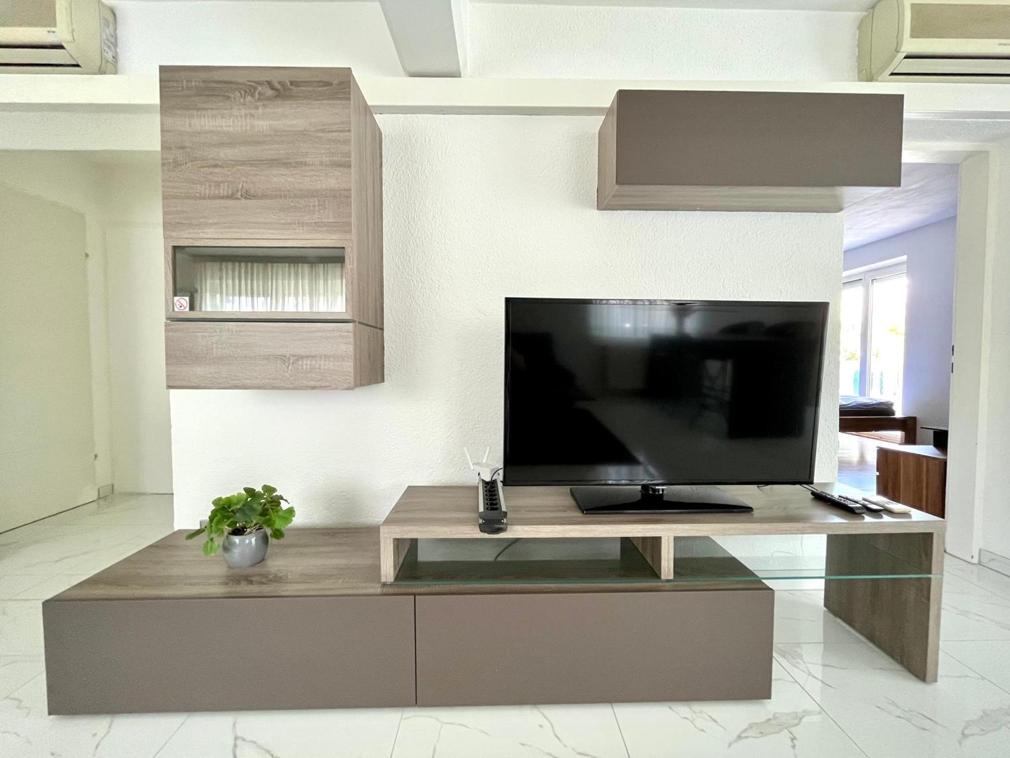 וינה Luxurioeses Apartment Mit Pool מראה חיצוני תמונה