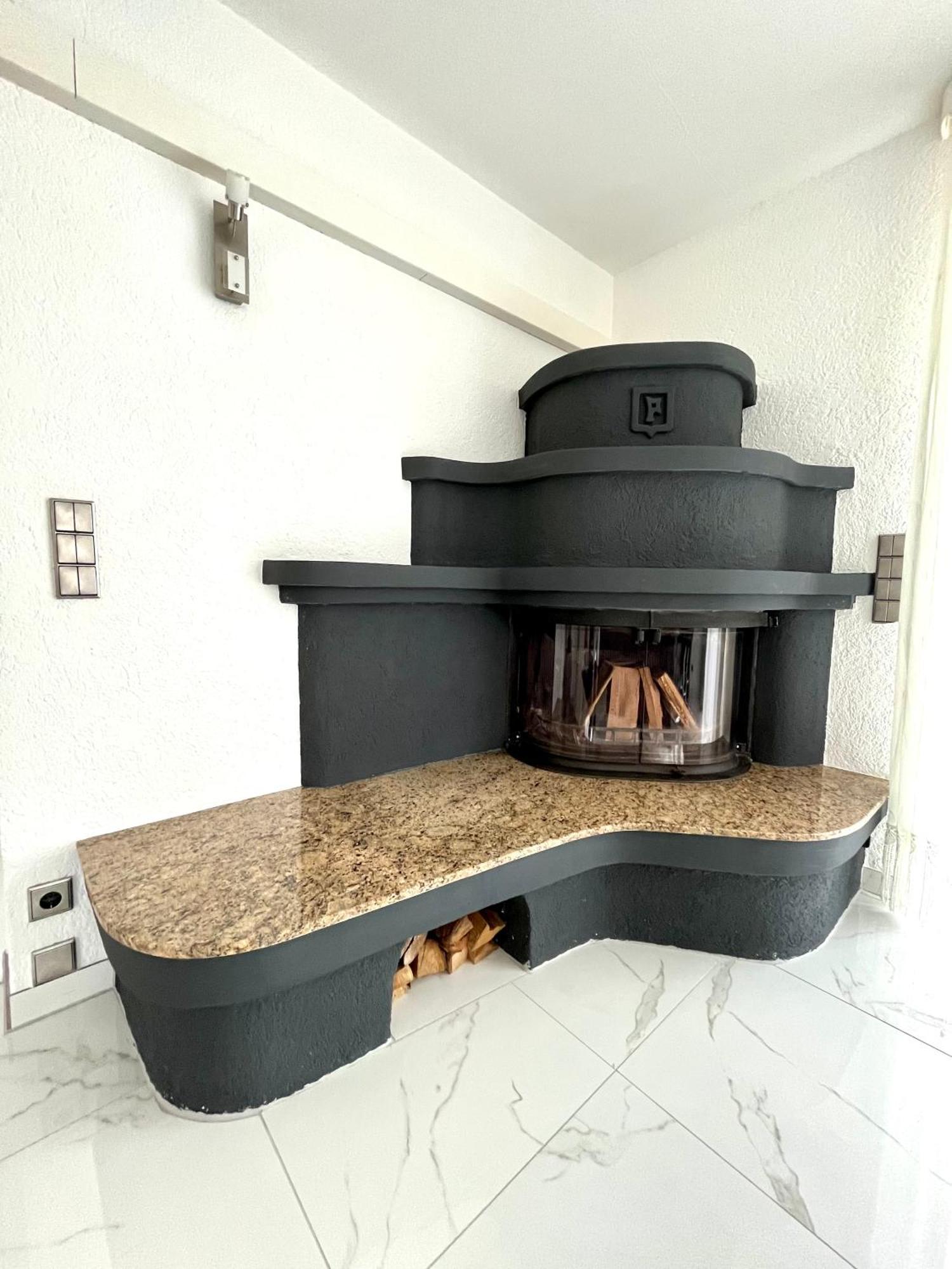 וינה Luxurioeses Apartment Mit Pool מראה חיצוני תמונה